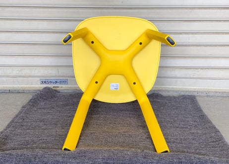 Vitra / APC (All Plastic Chair) / Yellow / Jasper Morrison