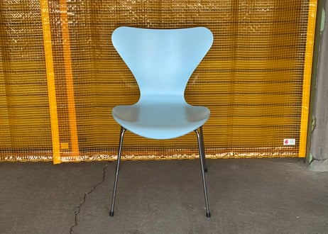 Fritz Hansen / Arne Jacobsen / Series 7 Chair / Ice Blue