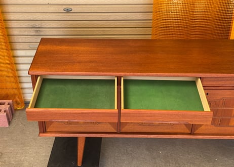 Nordic Vintage / Sideboard / Teak