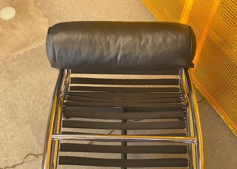 ル・コルビュジエ LC4 Chaise Lounge（ポニースキン/ IDC大塚家具
