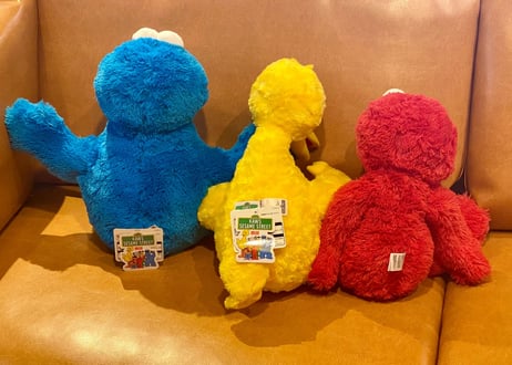 【KAWS × SESAME STREET】UNIQLO 限定ぬいぐるみ コンプリートセット（5体＋限定BOX）