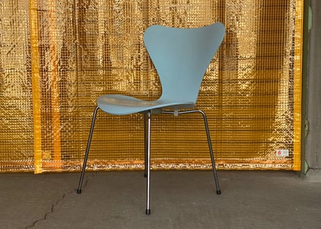 Fritz Hansen / Arne Jacobsen / Series 7 Chair / Ice Blue