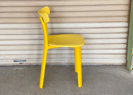 Vitra / APC (All Plastic Chair) / Yellow / Jasper Morrison