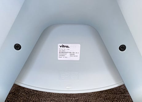 Vitra / APC (All Plastic Chair) / Sky Blue / Jasper Morrison