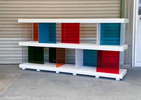 Vitra. アクリルパネルサイドボード