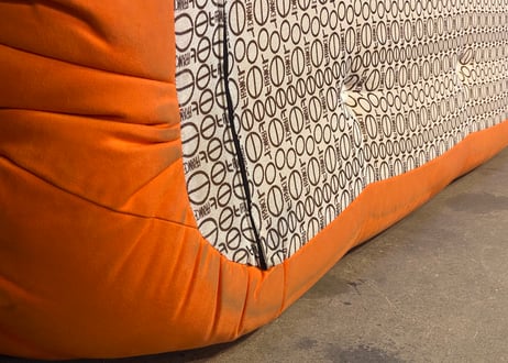 LIGNEROSET リーン・ロゼ TOGO トーゴ ソファ 3人掛け オレンジ系カラー/トリプルソファ