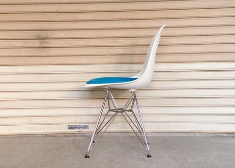 Herman Miller/ハーマンミラー/イームズ/プラスチックシェル サイドチェア/シートパッド付 / ワイヤーベース （Vitra × Herman Miller Wネーム）②