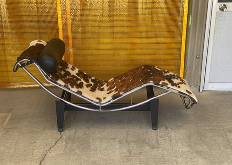 ル・コルビュジエ LC4 Chaise Lounge（ポニースキン/ IDC大塚家具