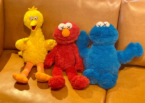【KAWS × SESAME STREET】UNIQLO 限定ぬいぐるみ コンプリートセット（5体＋限定BOX）