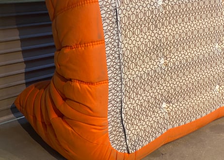 LIGNEROSET リーン・ロゼ TOGO トーゴ ソファ 3人掛け オレンジ系カラー/トリプルソファ
