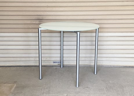 Fritz Hansen / PLANO Round Table / Pelikan Design / Denmark