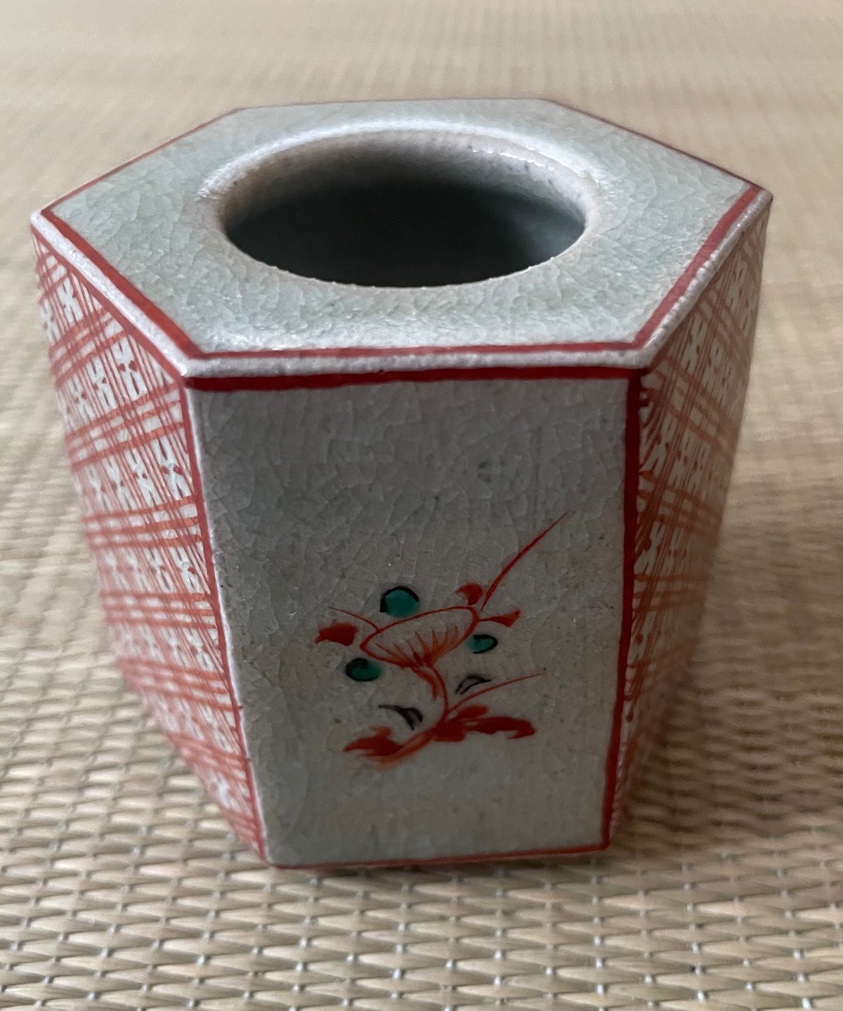 美品 桐共箱 栞つき】在銘 渋草柳三造 胡錦亀甲 蓋置 渋草焼 | ginyoudo