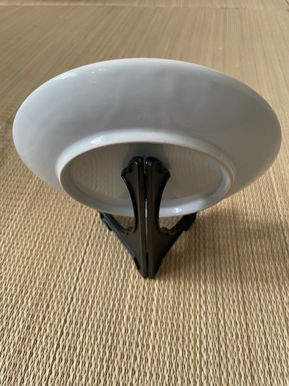 美品】有田焼 兜 絵皿 16㎝ 皿立て（スタンド）付 端午の節句 こどもの
