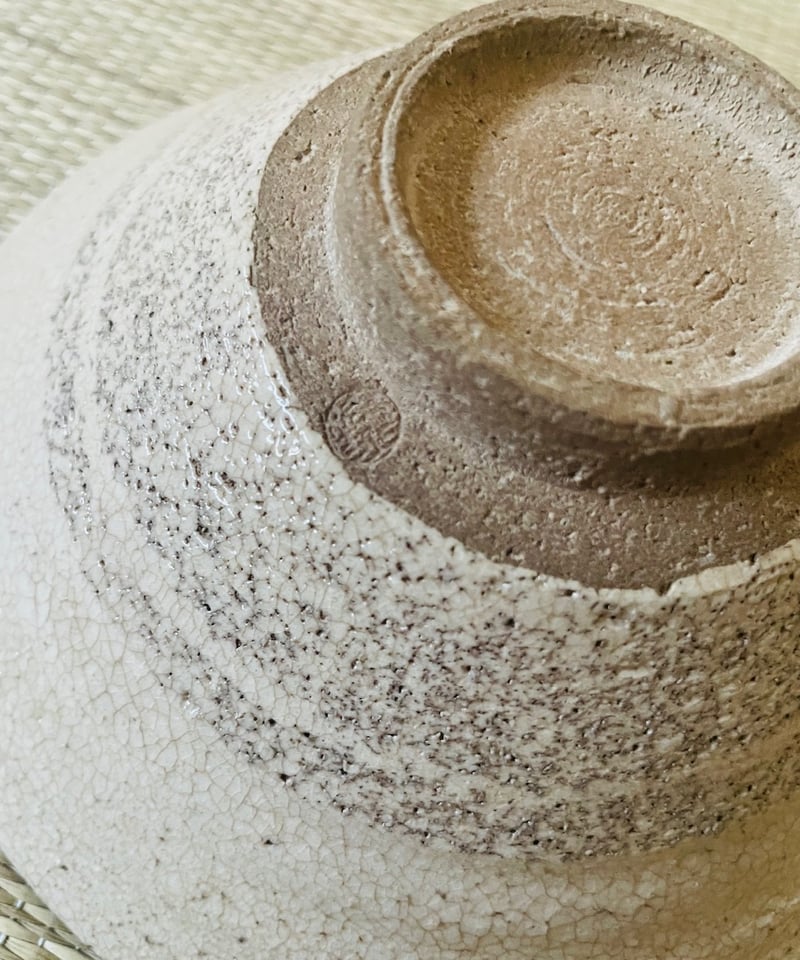美品 桐共箱付】在銘 松本鉄山造 鐵山 唐津 平茶碗 夏茶碗 | ginyoudo