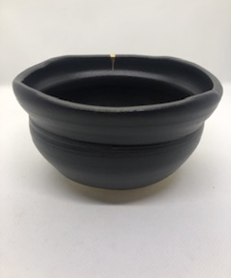 美品 在銘 共箱付き】豊窯 寺田康夫造 瀬戸黒沓形茶碗 瀬戸焼 | ginyoudo