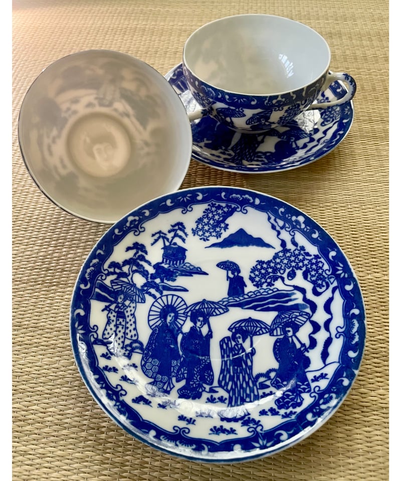 美品 同柄2客セット】日本特製 透かし芸者文様 エッグシェル