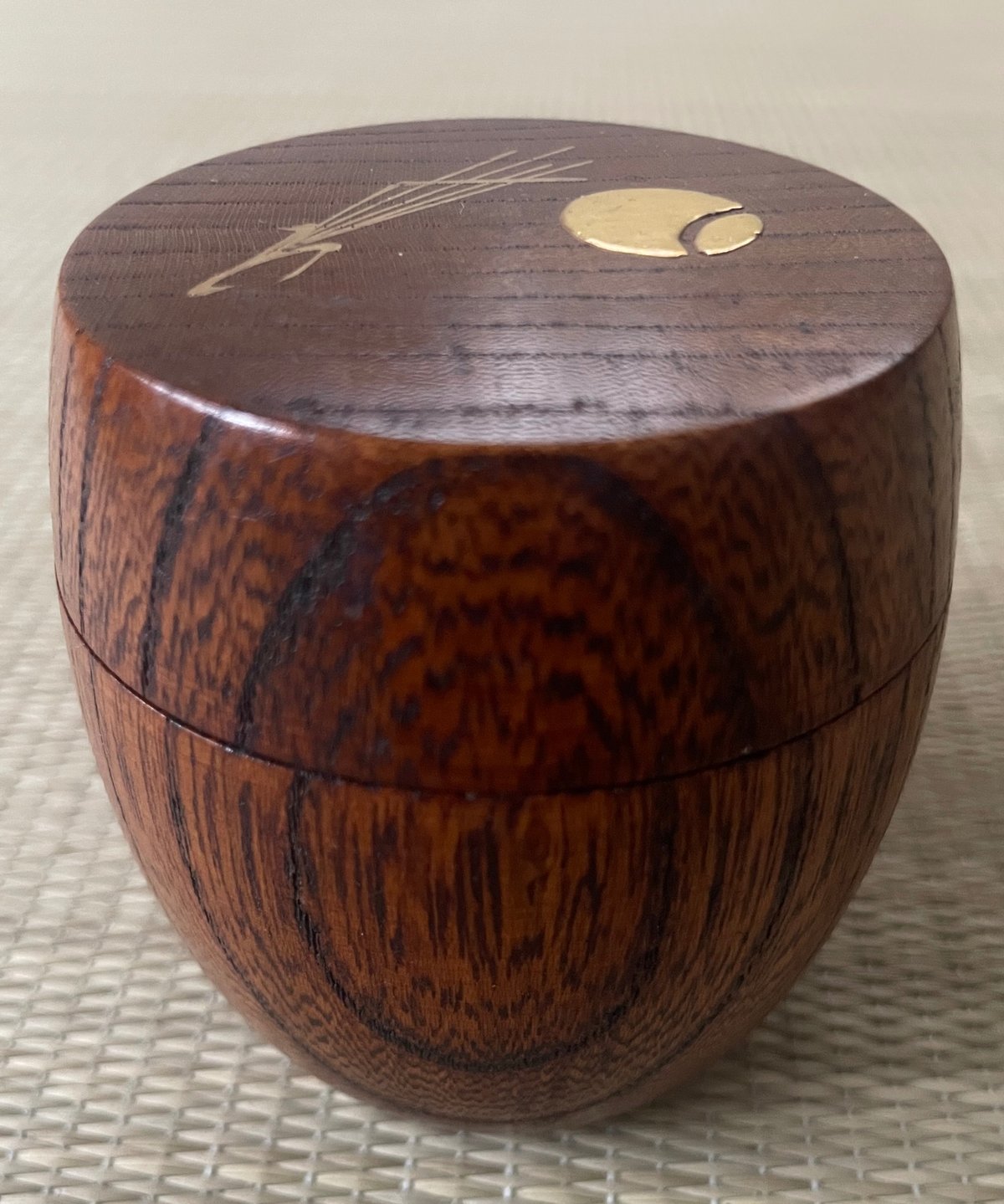 美品】拭漆 欅 胴張棗 ツボツボ文様に五葉の松 | ginyoudo