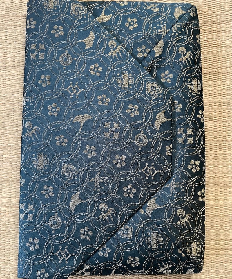 美品】龍村美術織物謹製 正絹 数寄屋袋 宗薫手銀杏文緞子 | ginyoudo