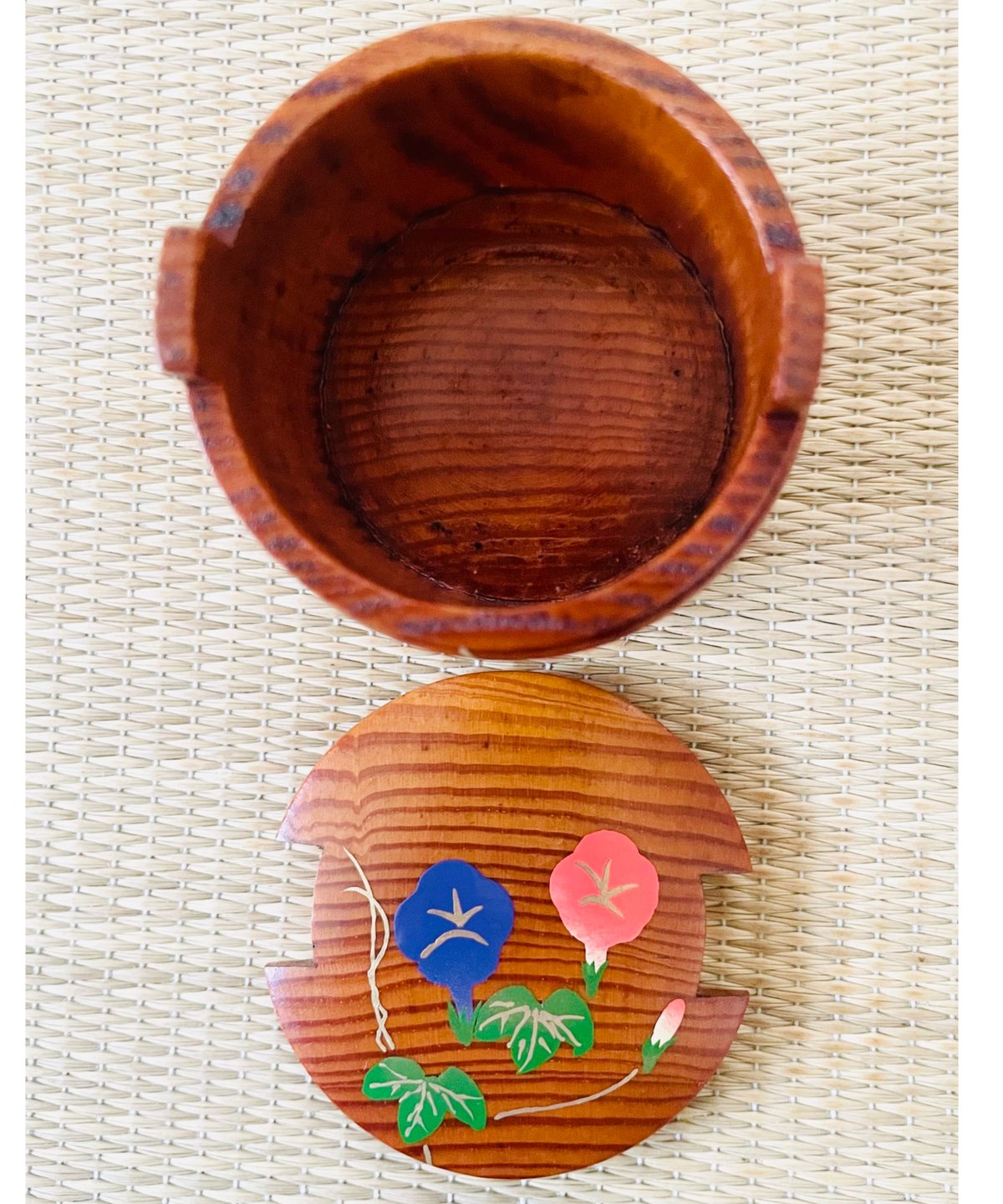 美品】紙箱付き 谷川真斎造 拭き漆 朝顔蒔絵 桶型香合 | ginyoudo