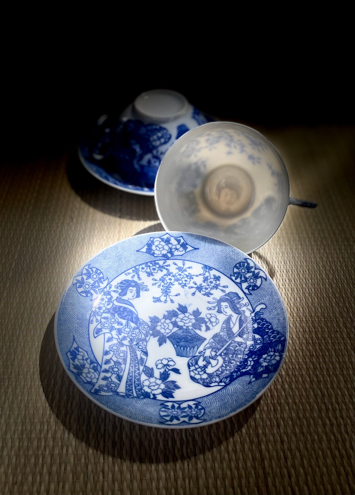 美品 同柄2客セット】日本特製 透かし芸者文様 エッグシェル 卵殻手 