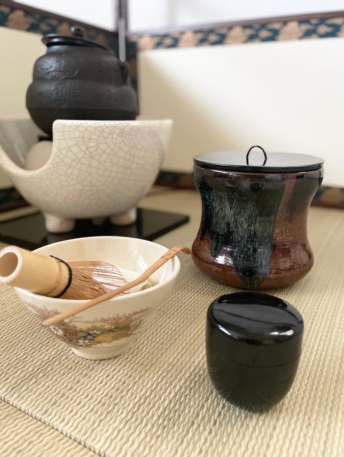 【極美品】瀬戸釉 一重口水指 宇田佐平 造 塗蓋付き 共箱 極美品】瀬戸釉 一重口水指 宇田佐平 造 塗蓋付き 共箱