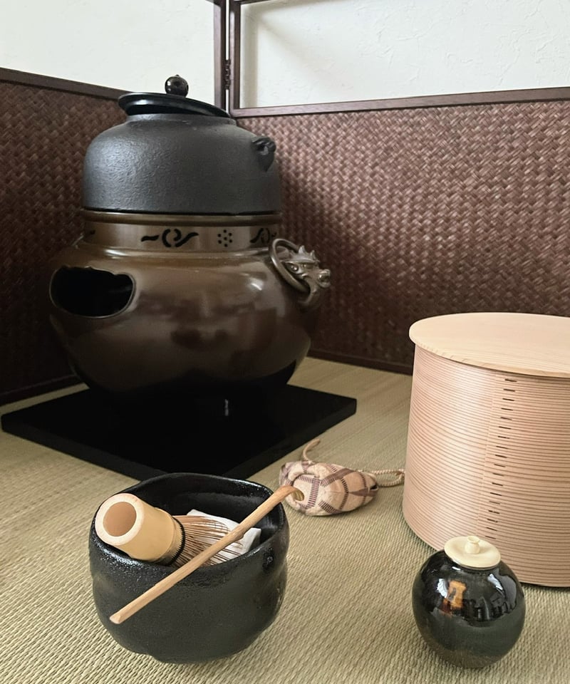 茶道具　瀬戸焼　文琳茶入　仕覆付　共箱　V　9496 極美品 桐共箱付】山口茂造 仕覆付き 瀬戸 文琳茶入 雨龍間道 仕覆付き 工芸品
