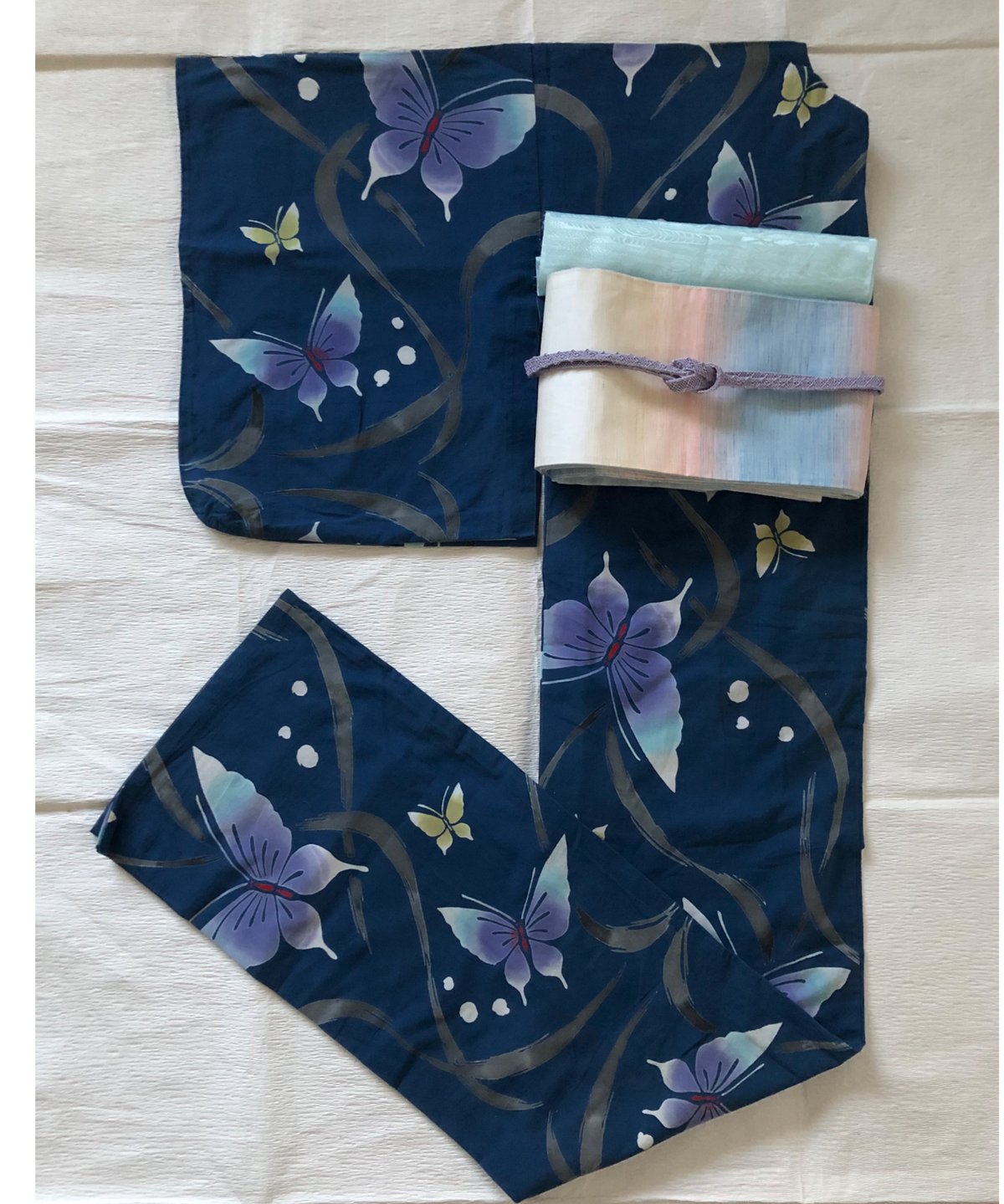 未使用保管品　注染浴衣　綿浴衣　蝶 注染/本型染め 浴衣】さんび 荒川 蝶文様 浴衣 | ginyoudo