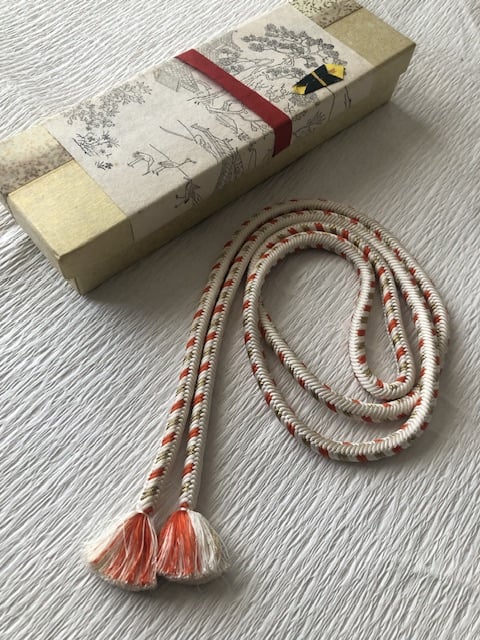 道明の帯締め　奈良組丸胡蝶 道明 奈良組「丸胡蝶」 帯締め 金属糸使用 ※シミあり【中古】 | かわの屋