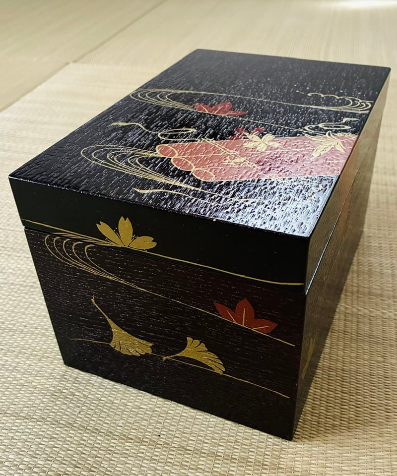 美品】 利休茶箱/茶筅筒平棗セット 花筏に竜田川と銀杏 桐製 茶箱