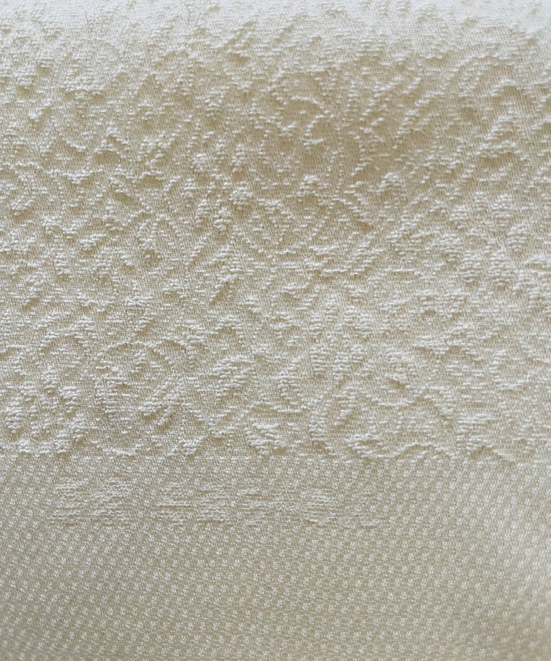 美品】地紋入り正絹帯揚げ 生成色 地紋/花唐草 丹後ちりめん帯揚げ