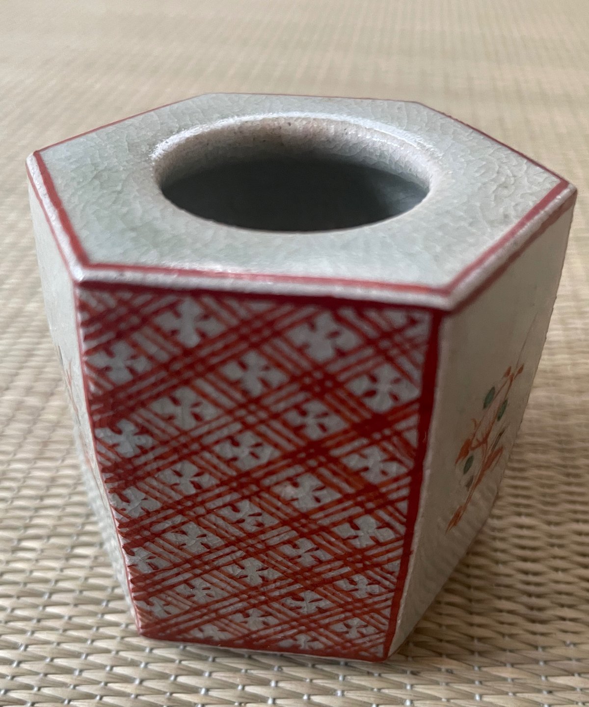 美品 桐共箱 栞つき】在銘 渋草柳三造 胡錦亀甲 蓋置 渋草焼 | ginyoudo