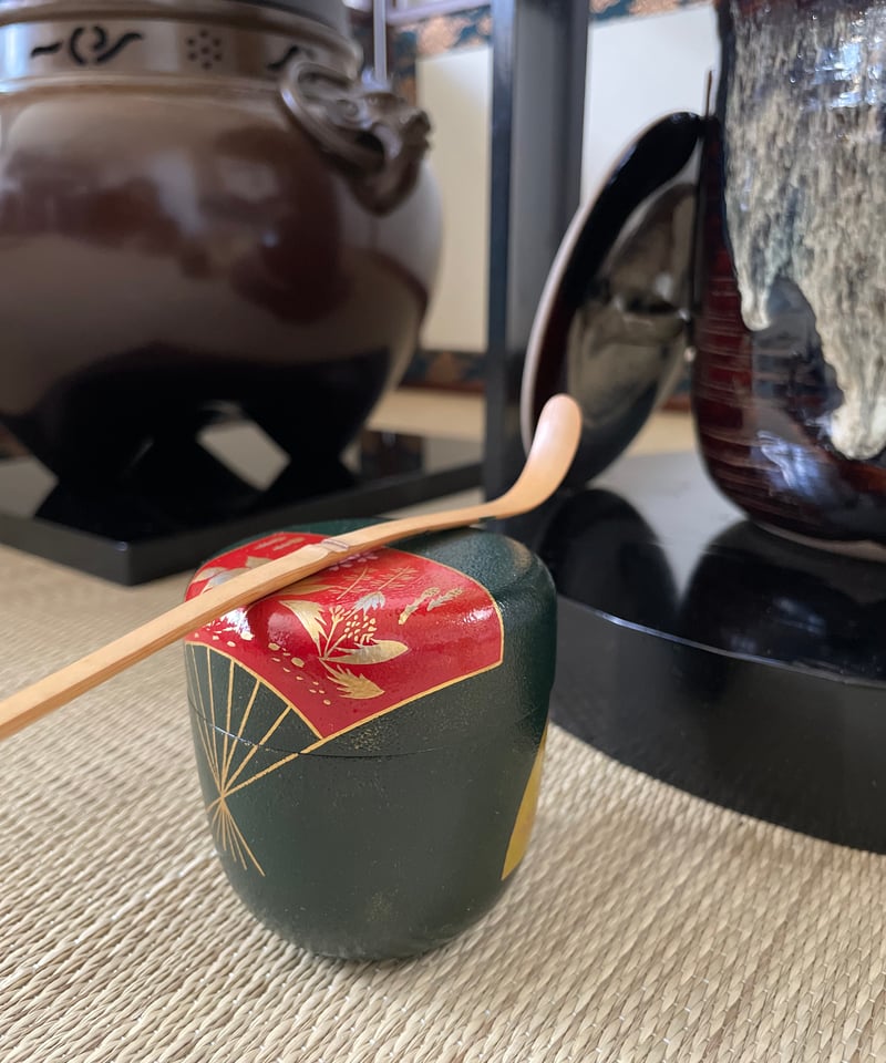 美品】木製 青漆叩漆 中棗 棗 春野 扇面に春の野 緑 | ginyoudo
