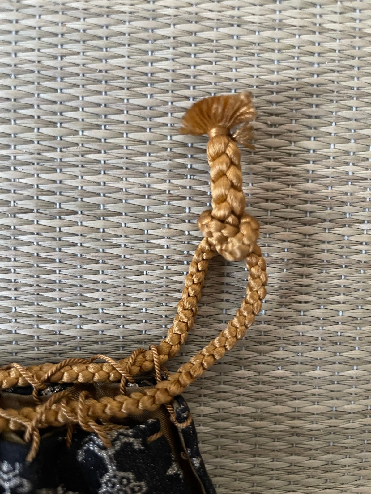 仕覆 正絹】 茶入用 仕覆 菱 唐花文錦 墨黒系 | ginyoudo