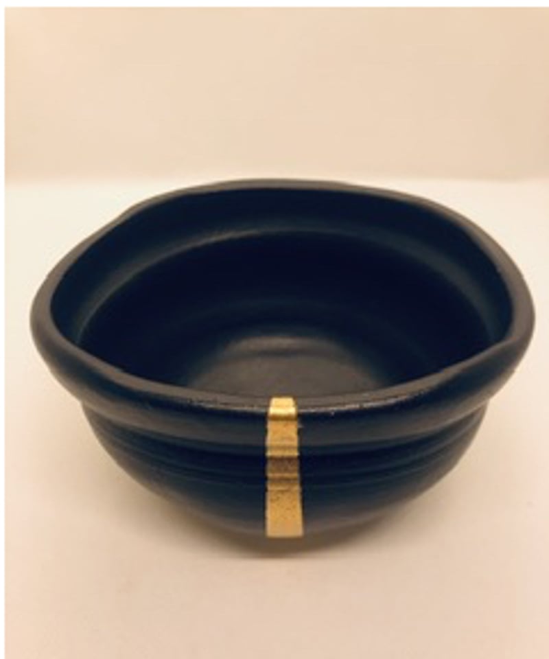 美品 在銘 共箱付き】豊窯 寺田康夫造 瀬戸黒沓形茶碗 瀬戸焼 | ginyoudo