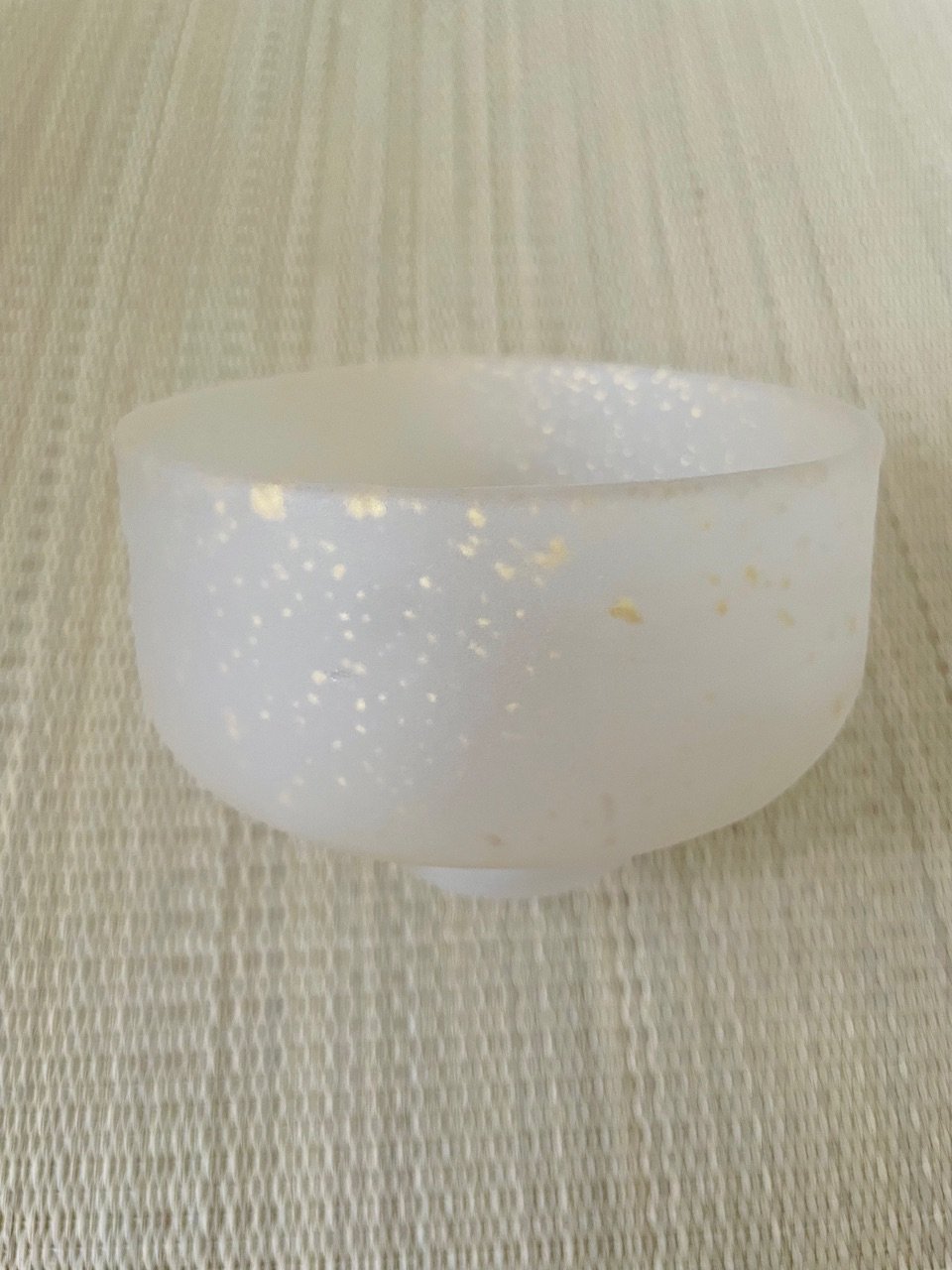 上野良樹 造 金彩 箔散 平茶碗 硝子製 ガラス製 桐共箱 ウコン布付】日展作家 上野良樹造 硝子茶碗 磨りガラス 金砂子