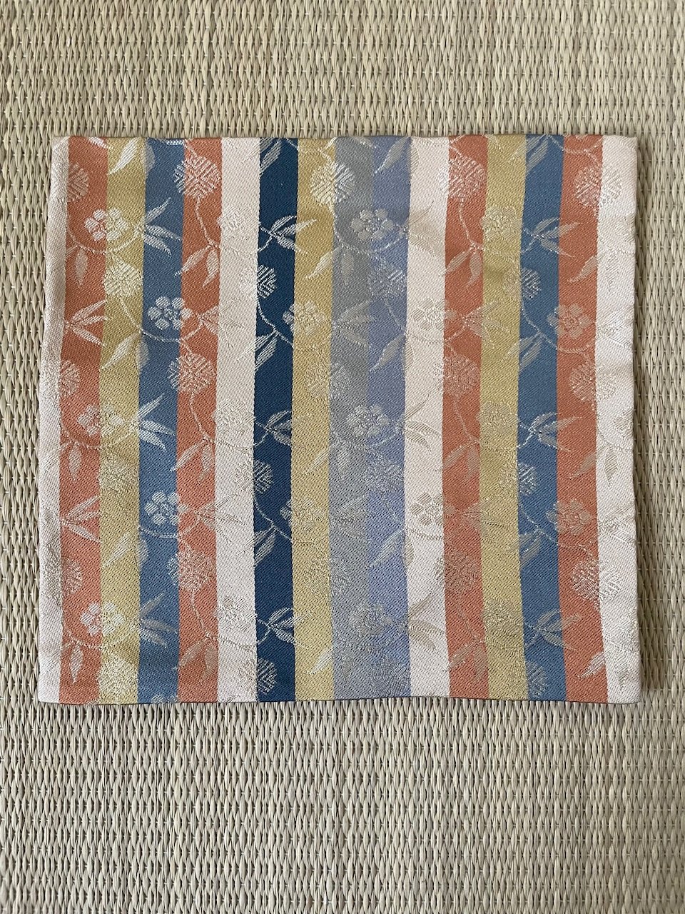 名物裂　名物裂写　笹蔓緞子 美品】名物裂 正絹 古帛紗 笹蔓緞子 | ginyoudo