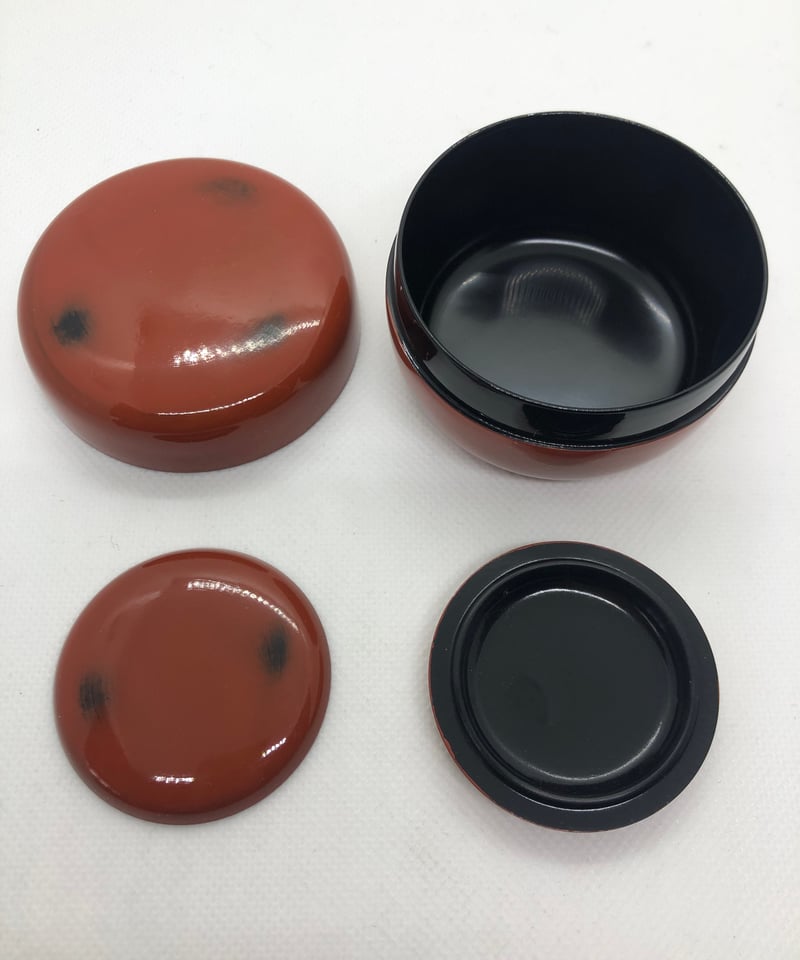 美品】根来塗り布目風茶箱/根来塗り平棗・茶筅筒・香合・羽箒