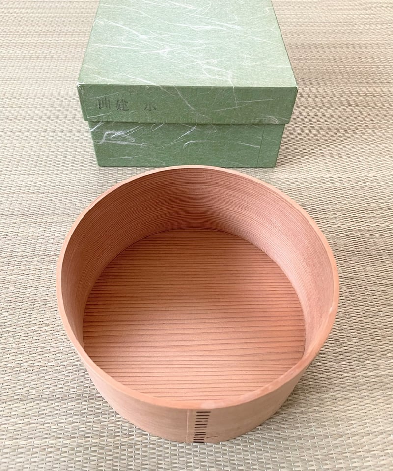 ♥茶碗　緑釉　無銘　桐箱付き　茶道具　骨董　古玩 ♥未使用 黒織部 茶碗 ⑯ 銘柾垣写 秀泉窯 共箱付き 茶道具 骨董