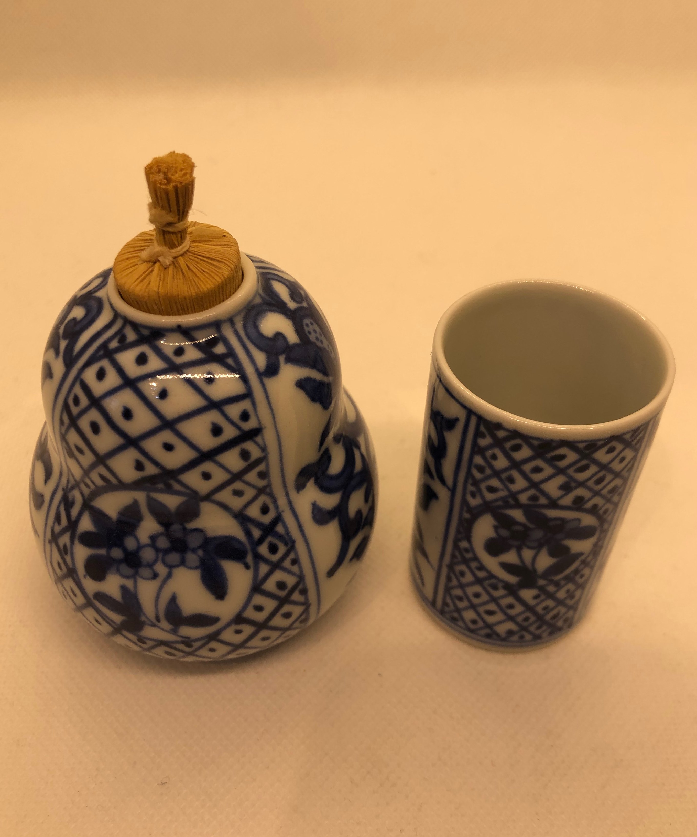 美品 在銘】和峰造 染め付け 茶箱用振り出し・茶巾筒セット | ginyoudo
