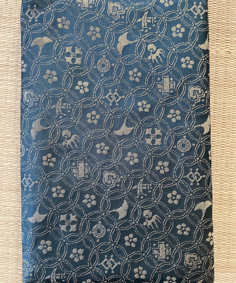 美品】龍村美術織物謹製 正絹 数寄屋袋 宗薫手銀杏文緞子 | ginyoudo