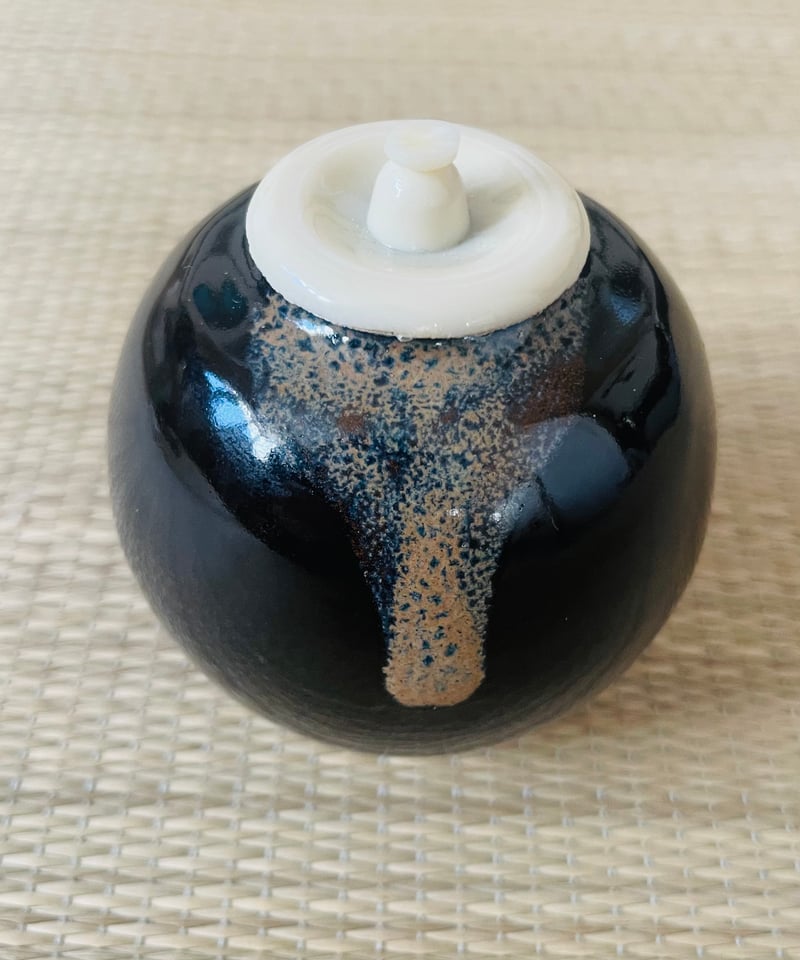美品 紙元箱 仕覆栞付】渦金襴 仕覆付 中村陶六造 文林茶入れ | ginyoudo