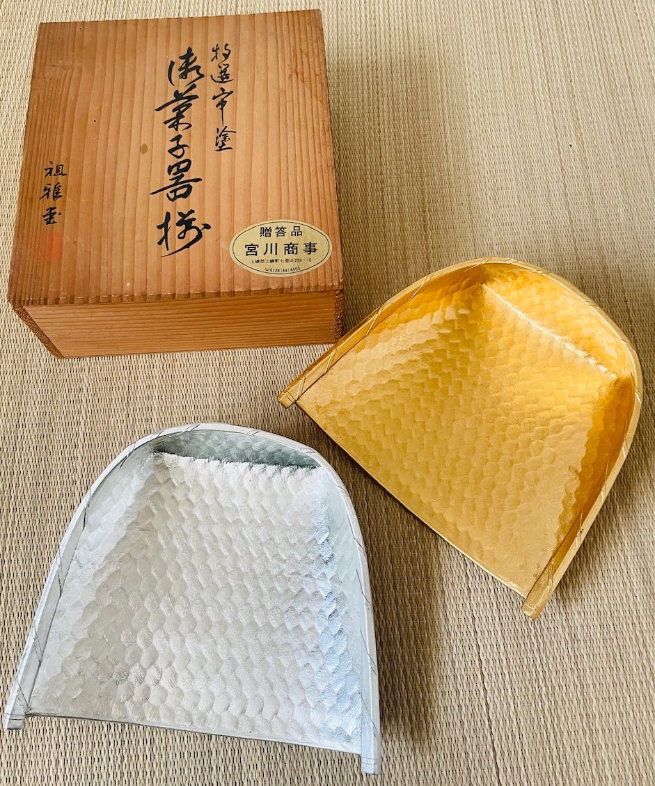 桐共箱付美品】祖雅堂造 越前漆器 萁皿 ちりとり皿御菓子器一揃え 金銀