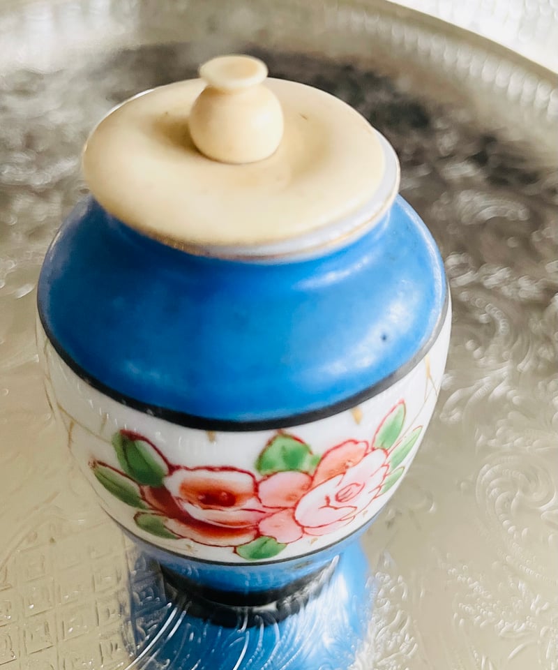 青とピンクの浮彫り花瓶　一輪挿し　アンティーク花瓶　レア　希少 希少】MADE IN OCCUPIED JAPAN ミニチュア花瓶 蓋付き 見立て茶入 |