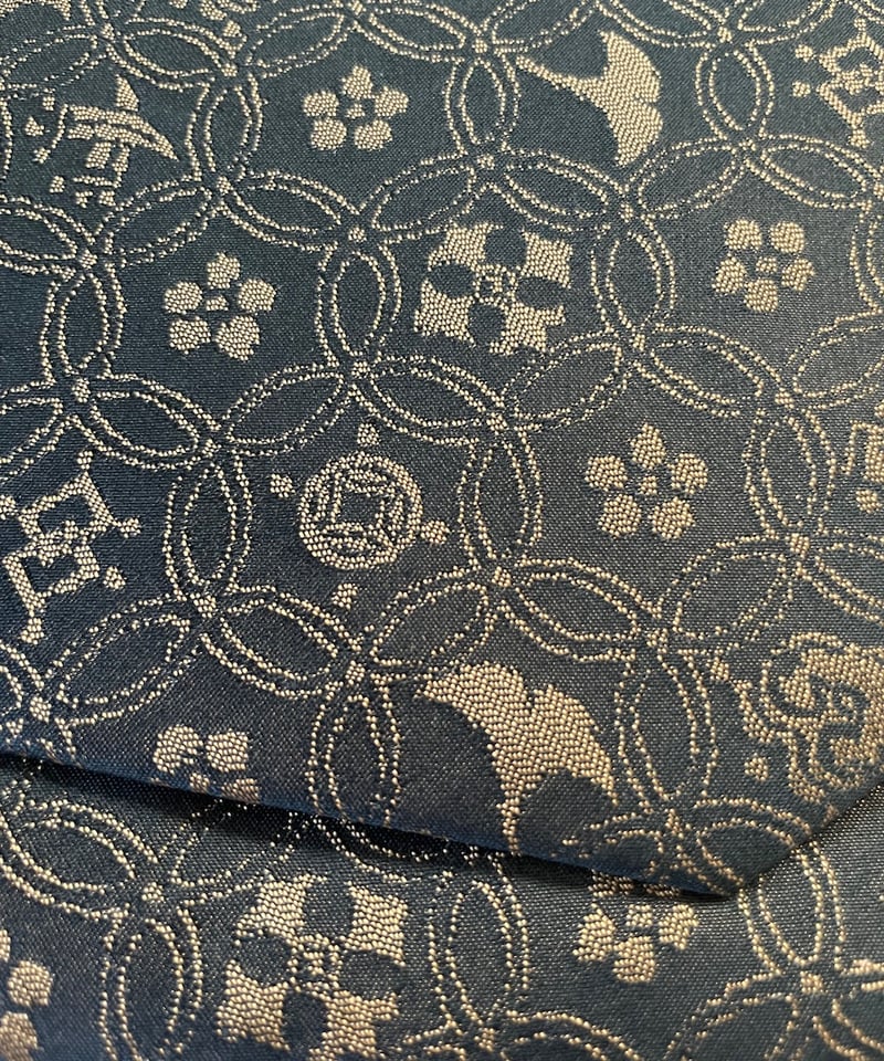 美品】龍村美術織物謹製 正絹 数寄屋袋 宗薫手銀杏文緞子 | ginyoudo