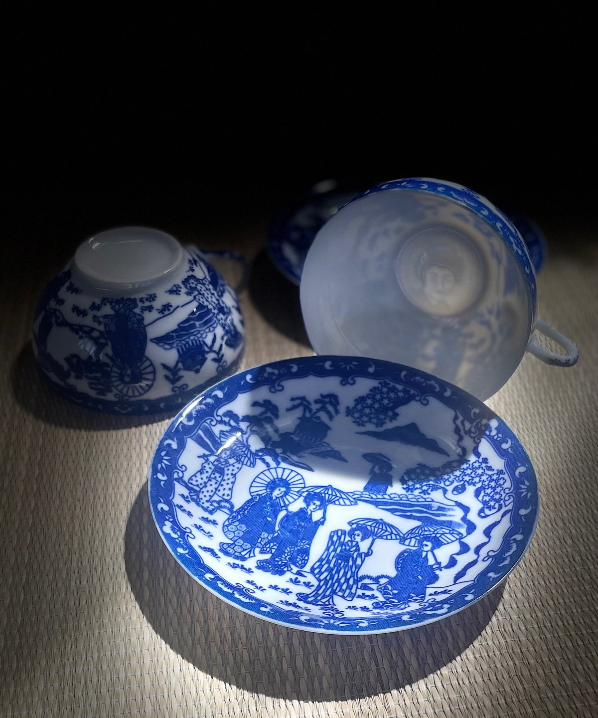 美品 同柄2客セット】日本特製 透かし芸者文様 エッグシェル 卵殻手