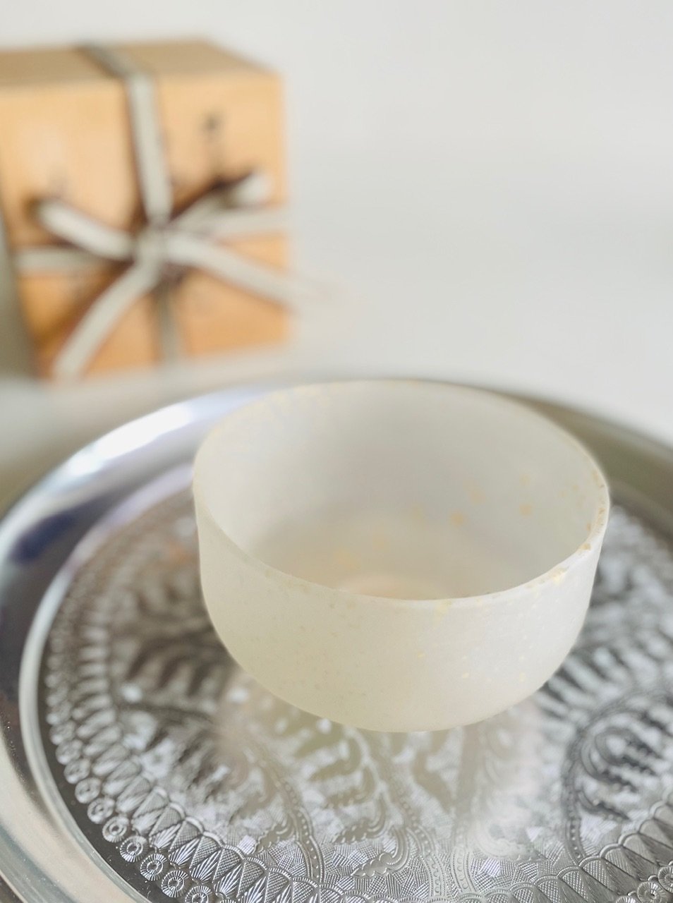 桐共箱 ウコン布付】日展作家 上野良樹造 硝子茶碗 磨りガラス 金砂子