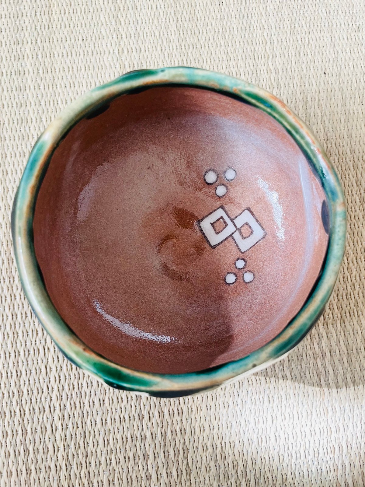 美品 紙共箱 栞付】在銘源彦造 菊泉窯 織部小茶碗 赤織部 | ginyoudo