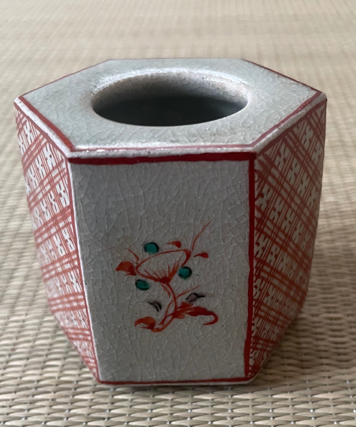 Ｗ４２３　蓋置　『渋草焼』『唐子紋』『渋草柳造』　共箱　茶道具 美品 桐共箱 栞つき】在銘 渋草柳三造 胡錦亀甲 蓋置 渋草焼 | ginyoudo