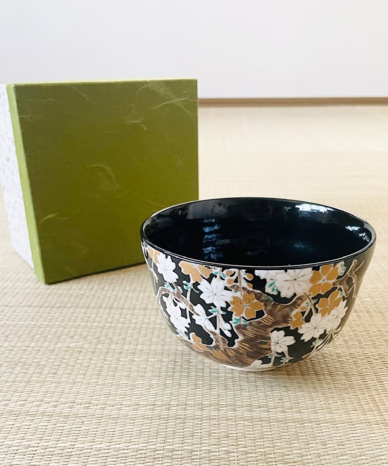 在銘 紙箱付】宮地英香 黒仁清 桜 さくら 茶碗 | ginyoudo