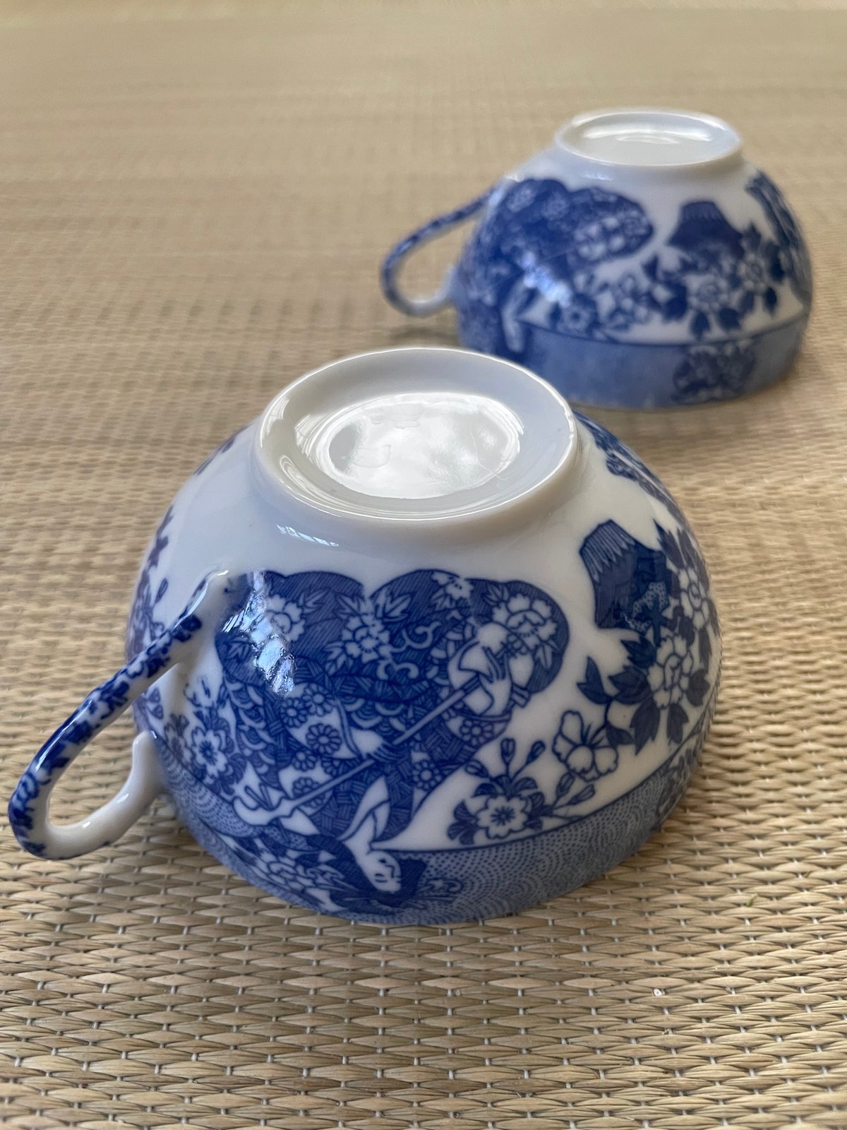 美品 同柄2客セット】日本特製 透かし芸者文様 エッグシェル 卵殻手